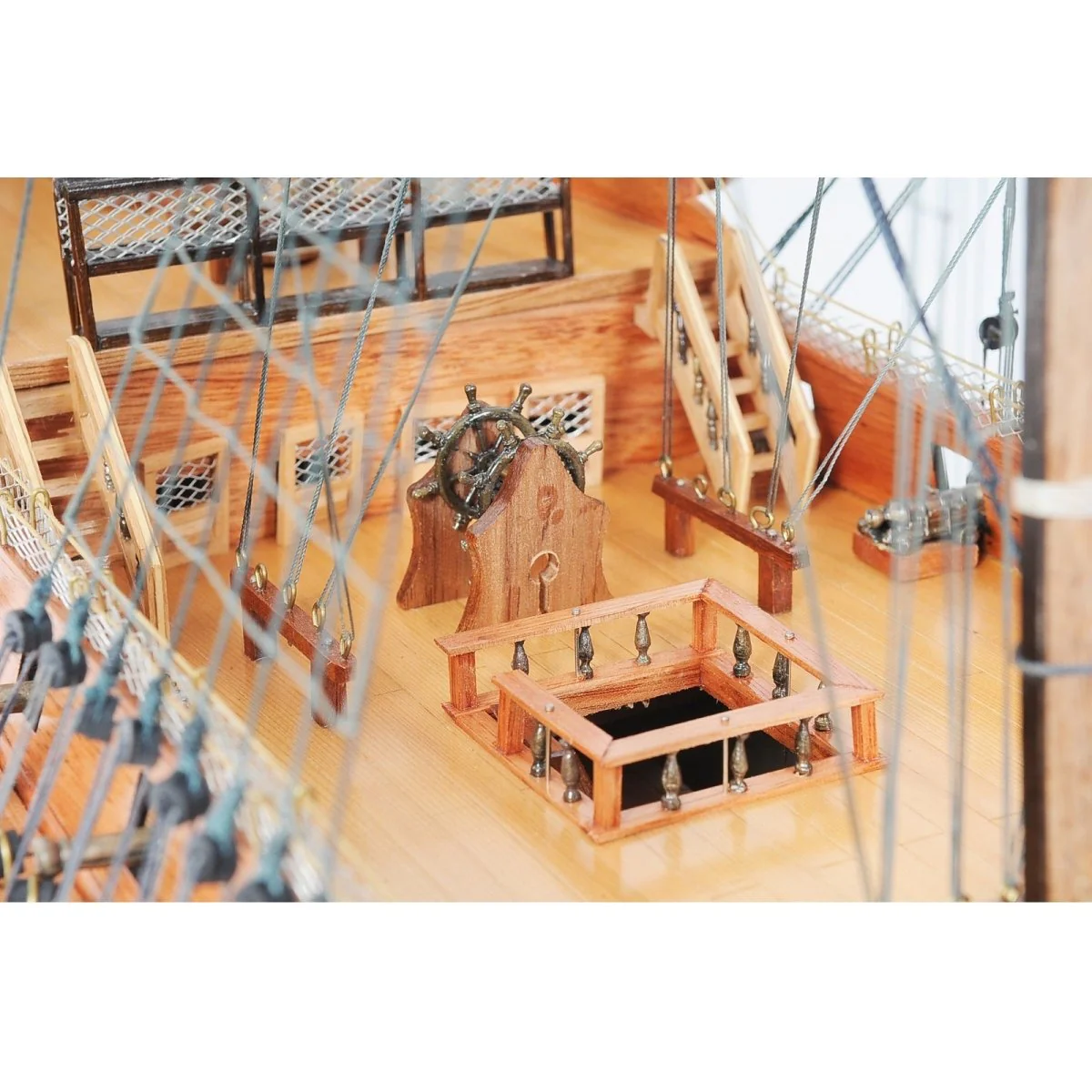 HMS Victory X.L, Fully-Assembled - Image 4